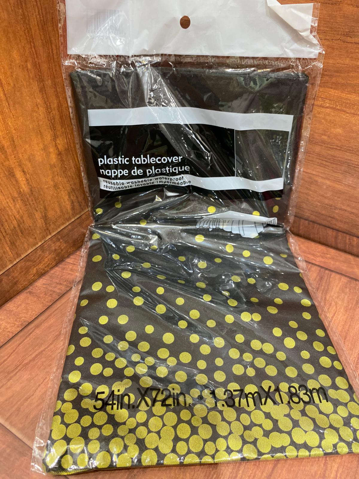 شرشف طاولة منقط