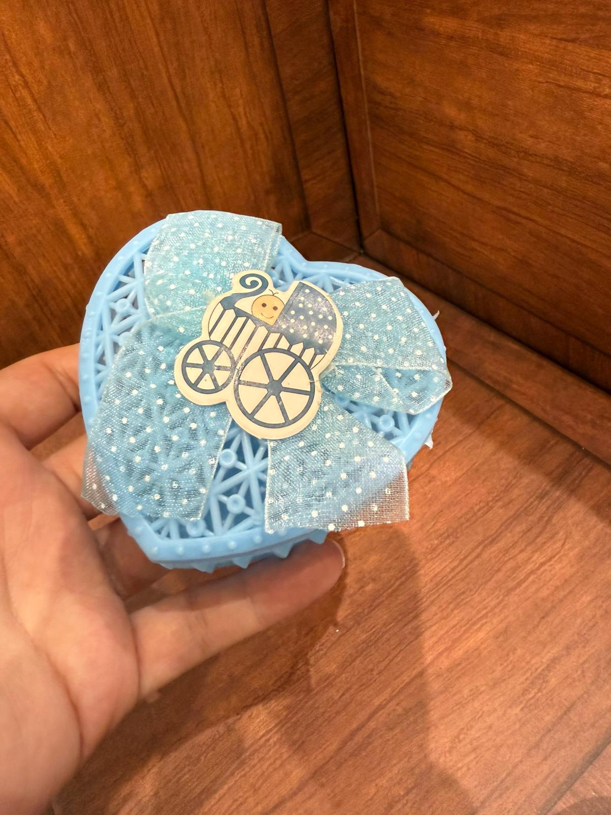 توزيعات بلاستك بيبي ولد