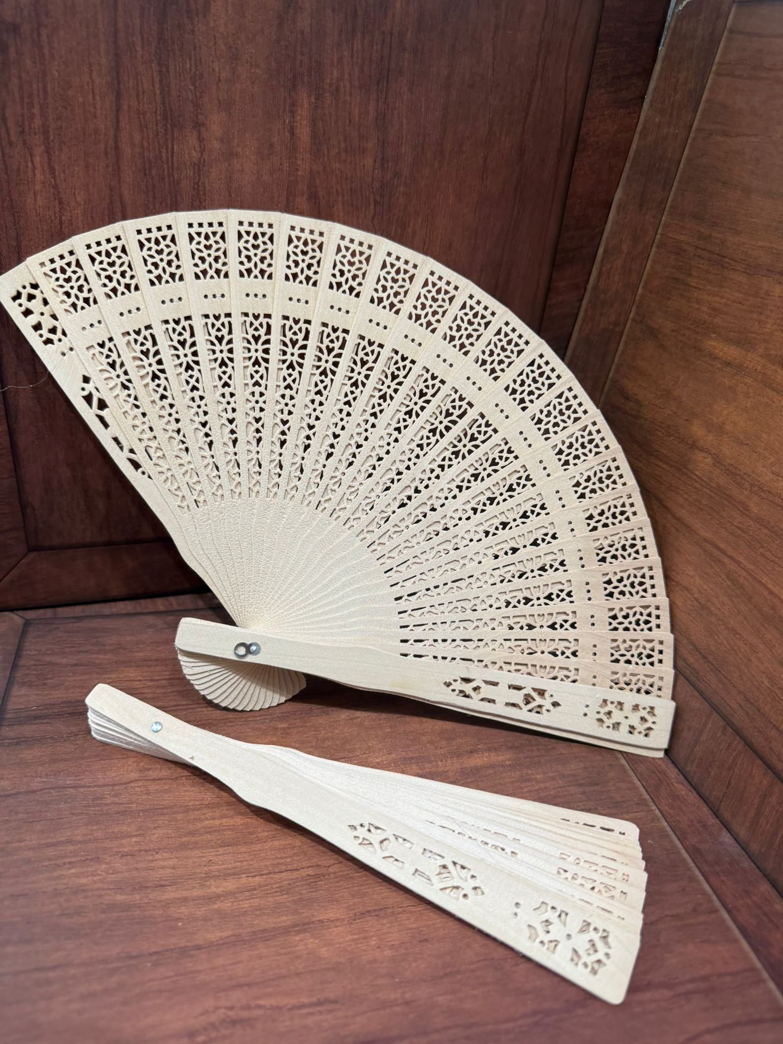 مروحة خشبية ( الحبة )