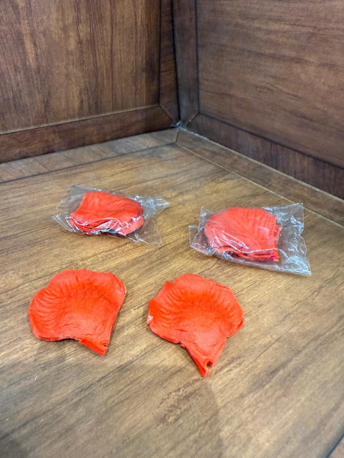 بتلات الورد (كل 100 بتلة ورد )