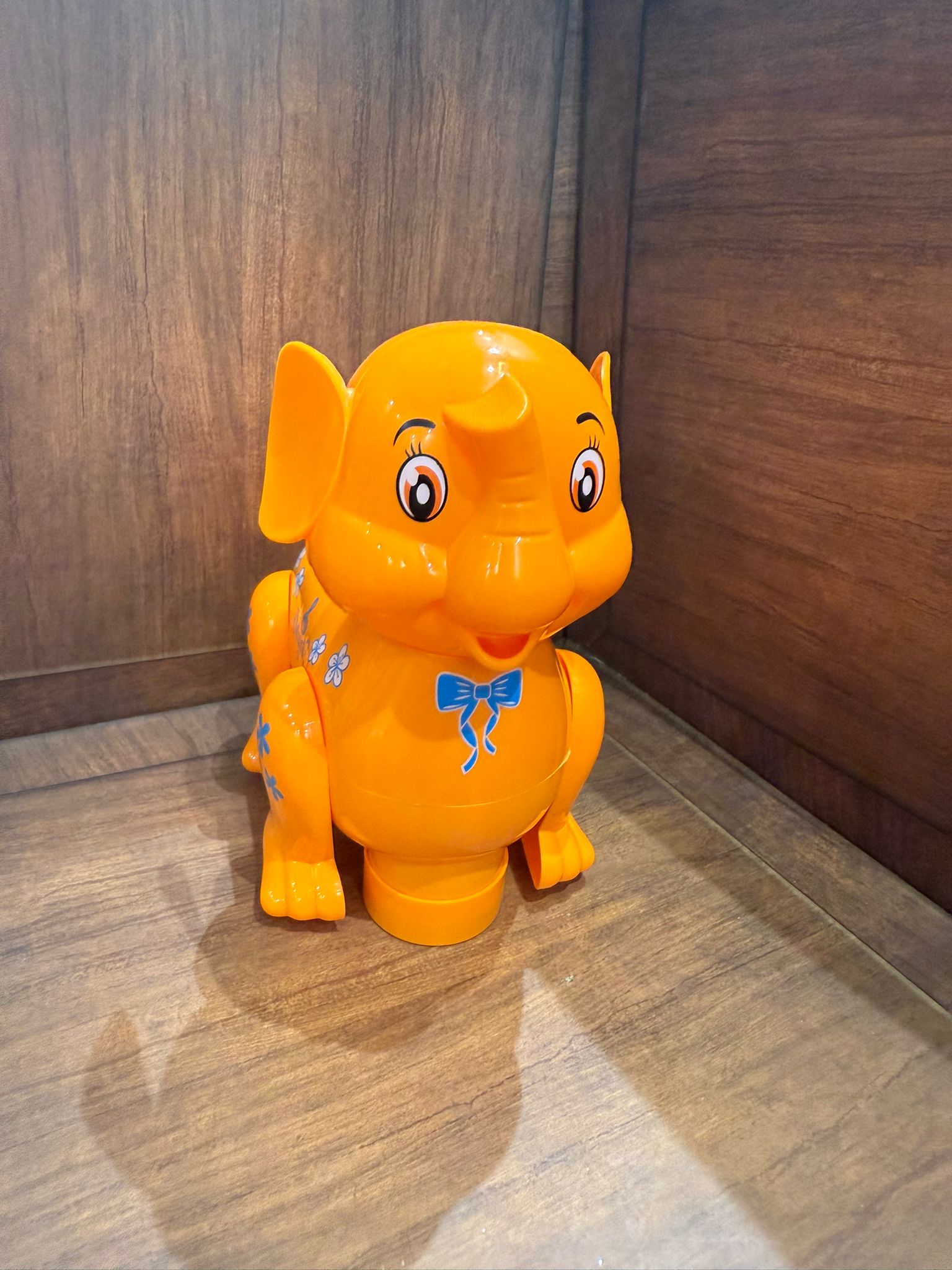 لعبة الفيل مضيء متحرك يعمل ع بطارات