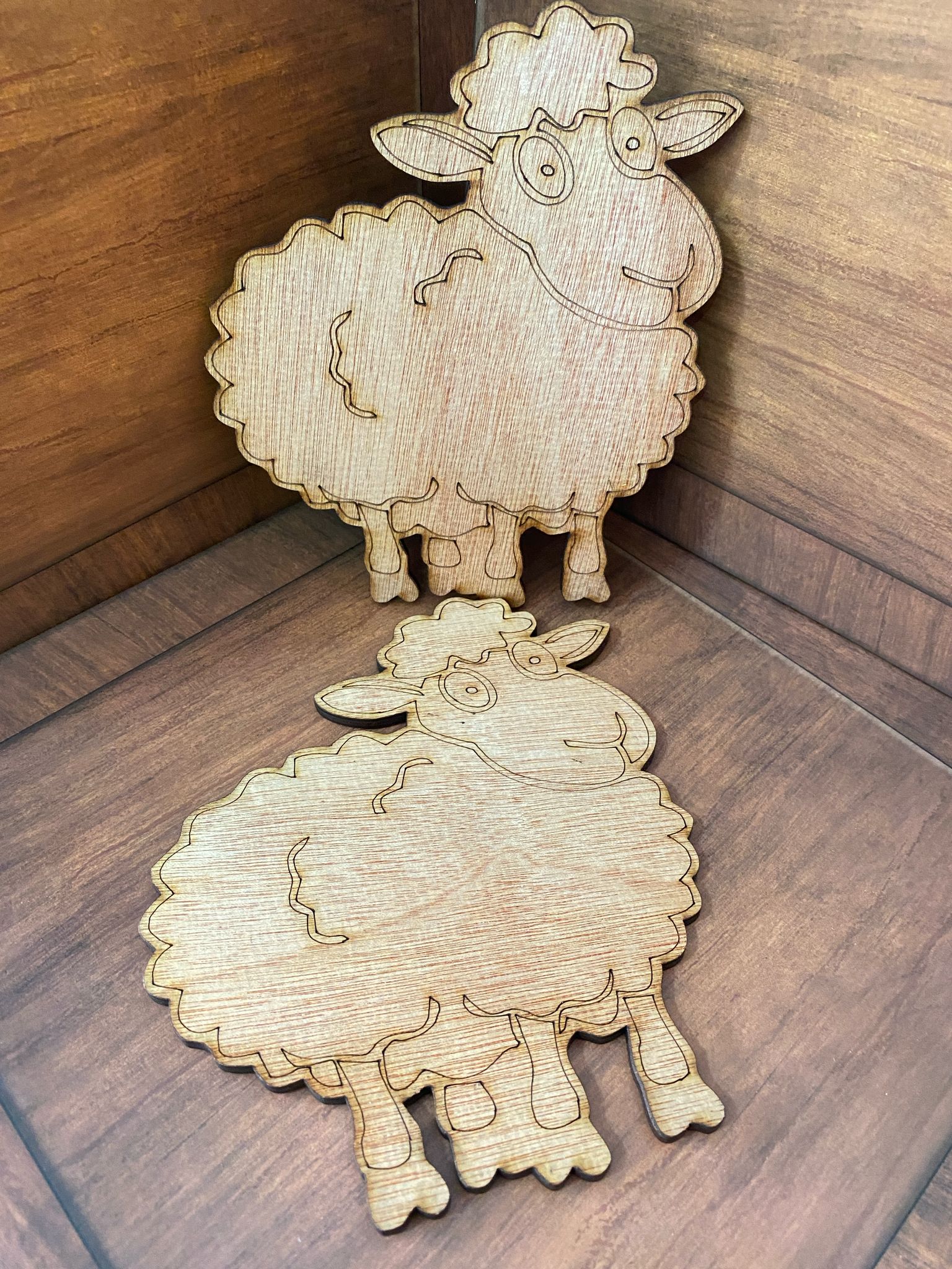 خشبة شكل خاروف للتلاوين حجم صغير