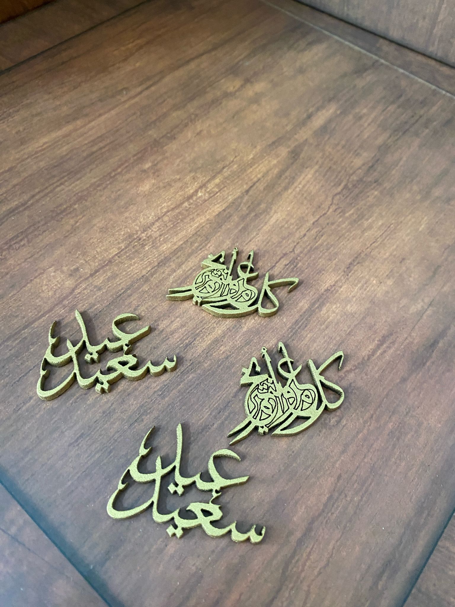 خشب للتوزيعات والشوكولاتة للعيد