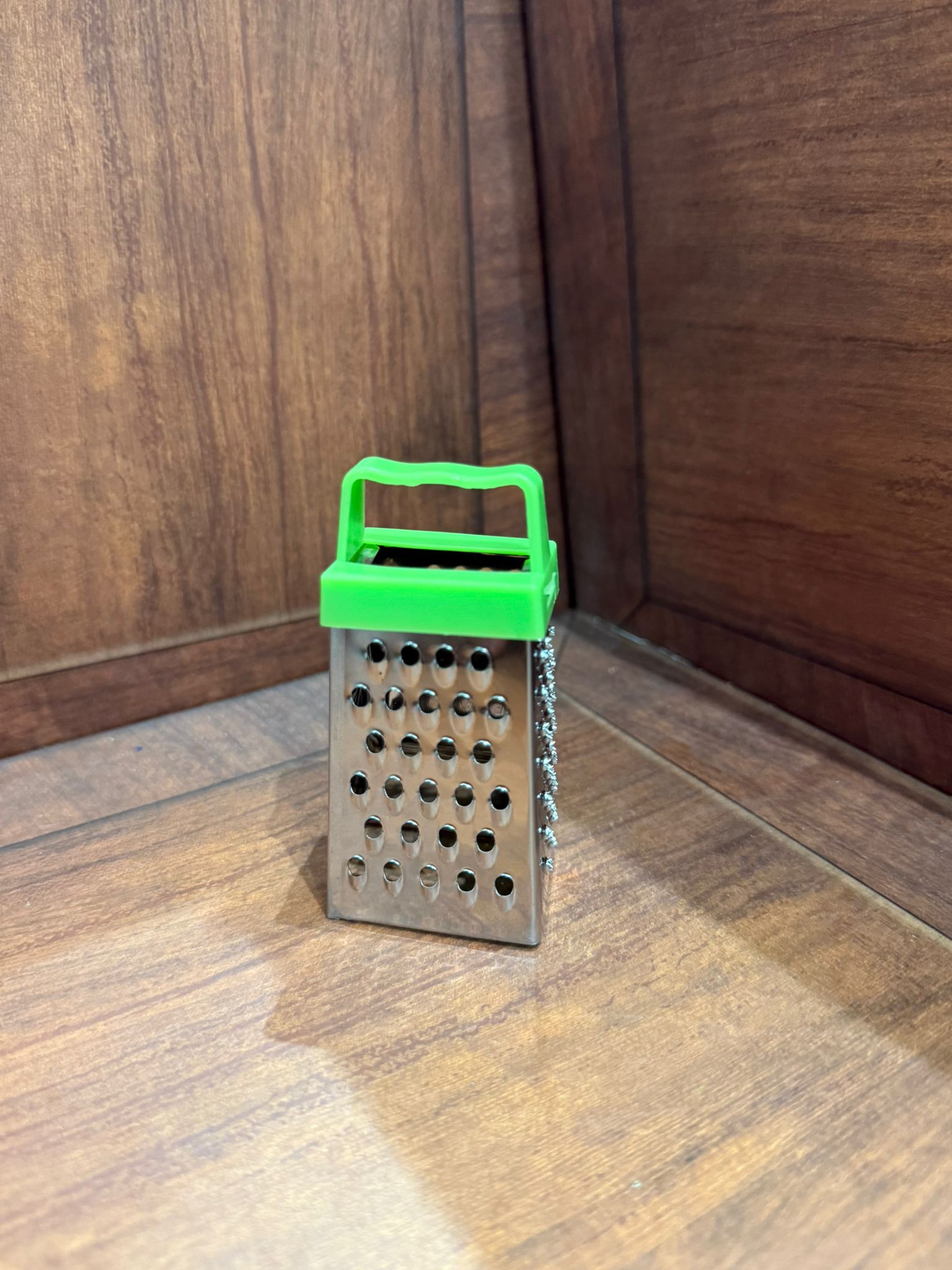 مبشرة مغناطيس صغيرة