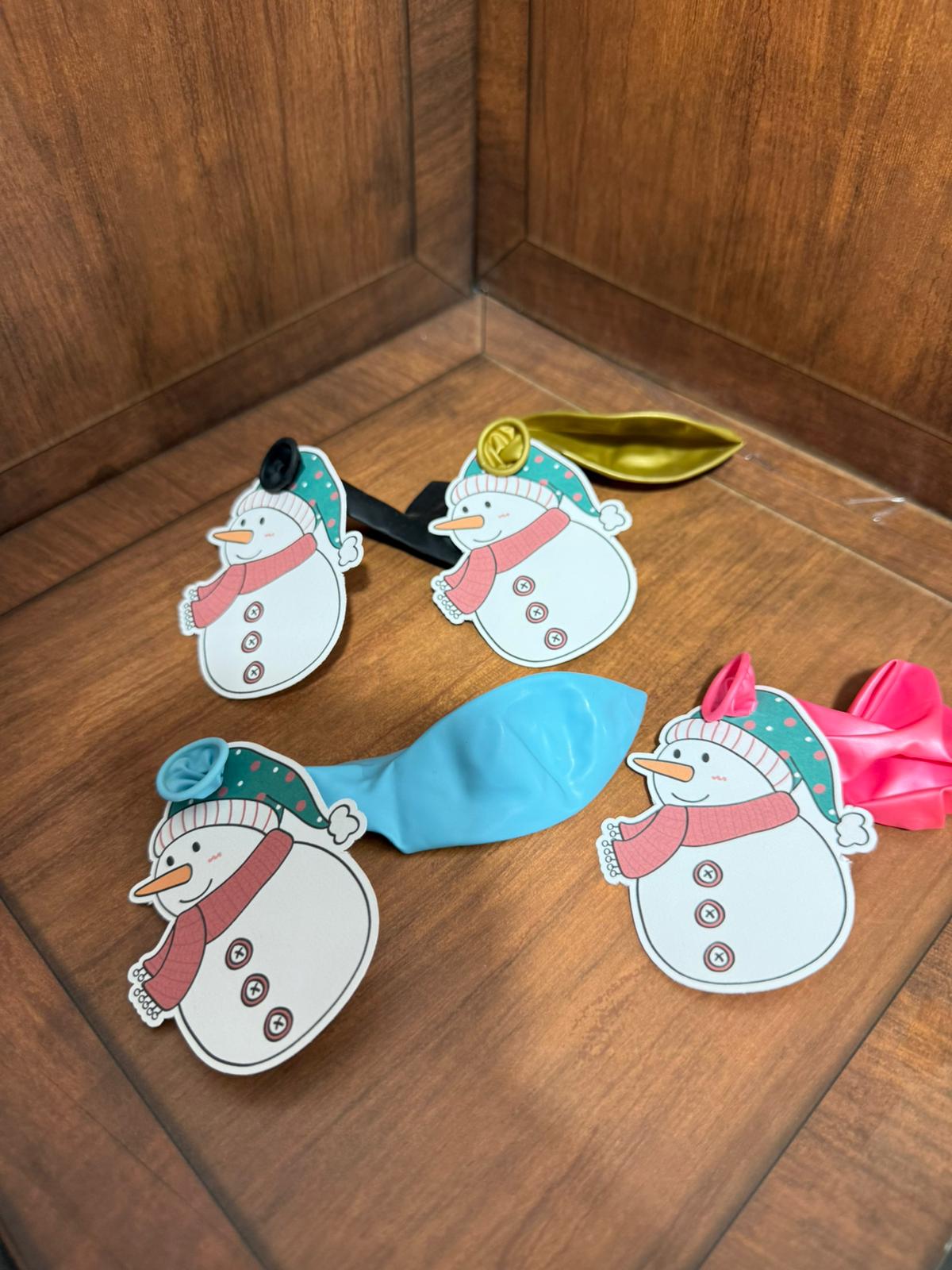 هدية بالون ع بطاقة رجل الثلج