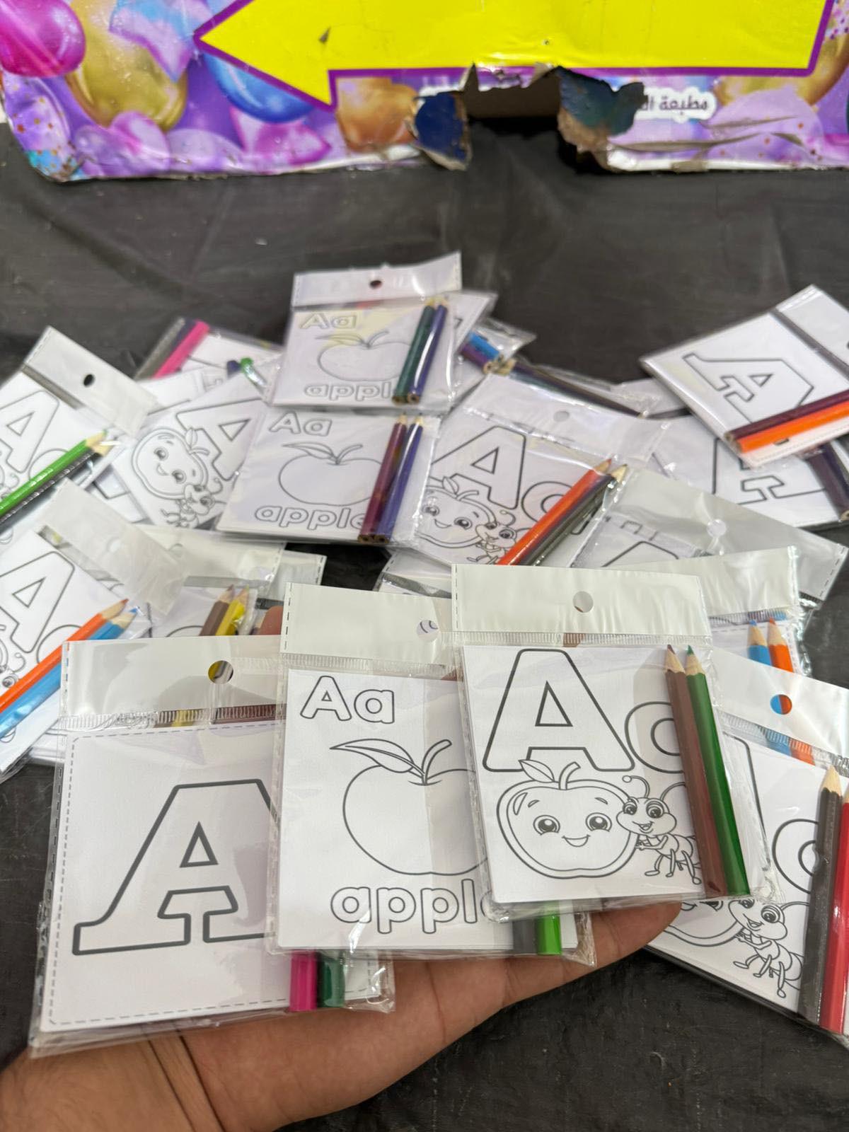 بطاقات تلوين لتعليم مغلفات كل 3 بطاقات مع 2 الوان  امكانية اختيار الحرف