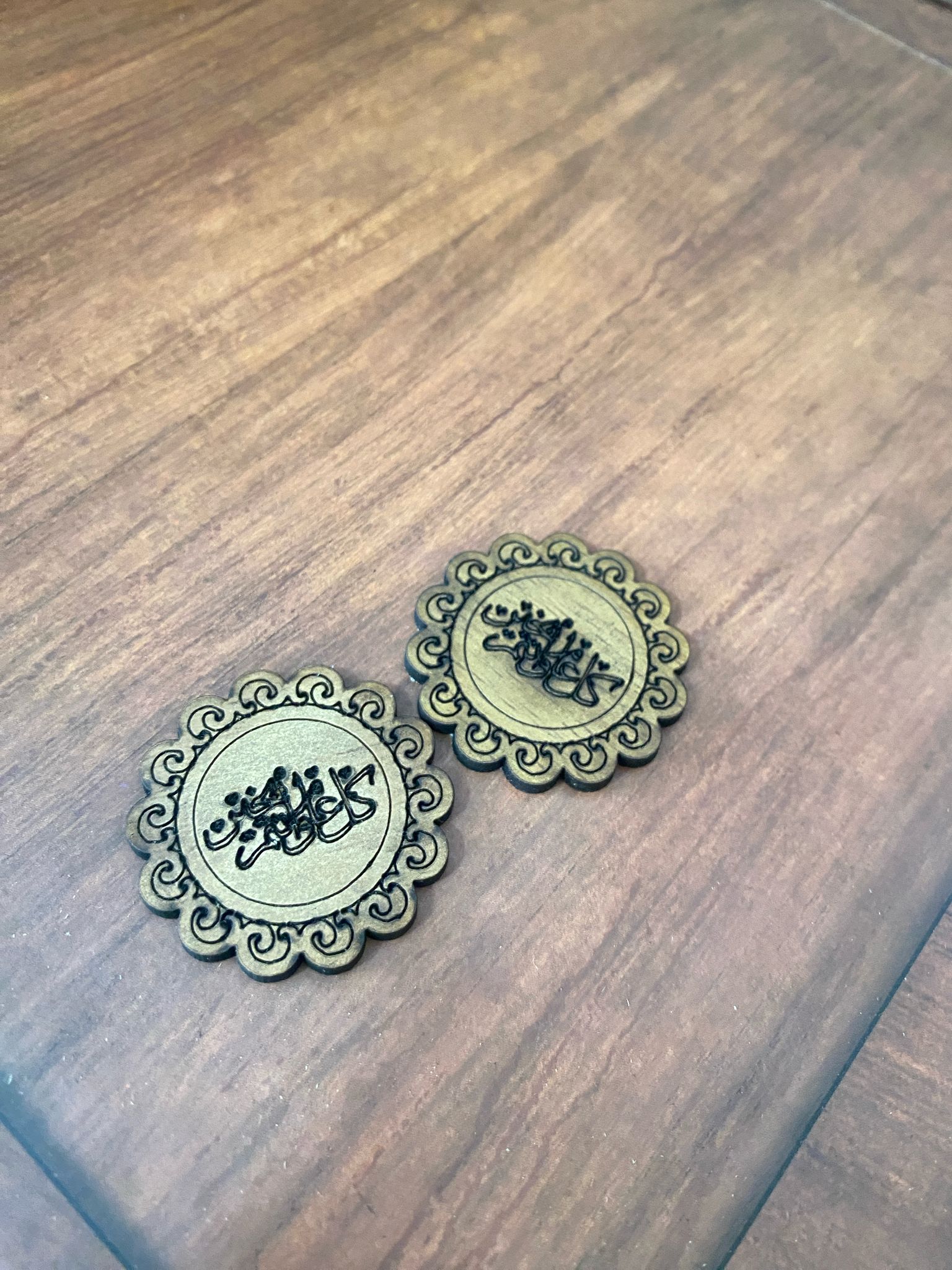 خشب للتوزيعات والشوكولاتة للعيد