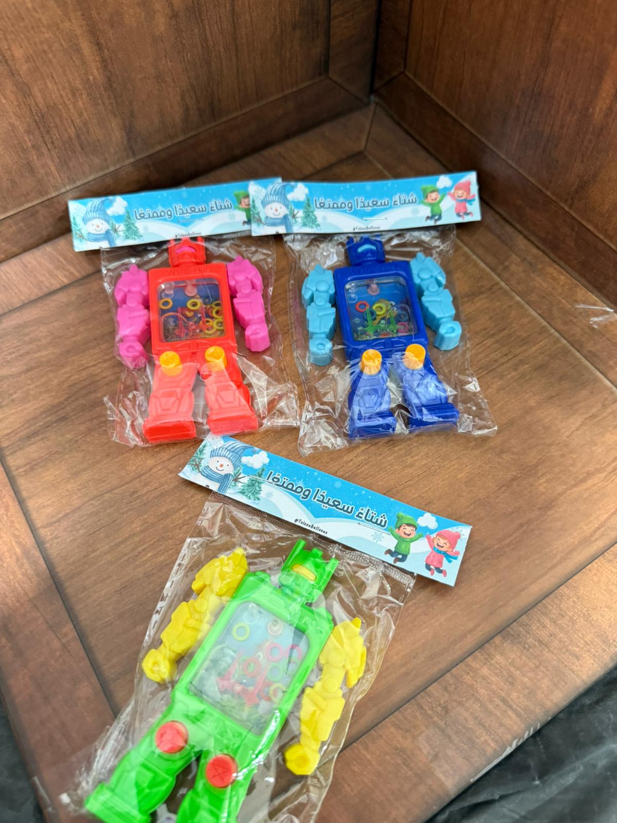 لعبة رجل الماء مغلف لشتاء