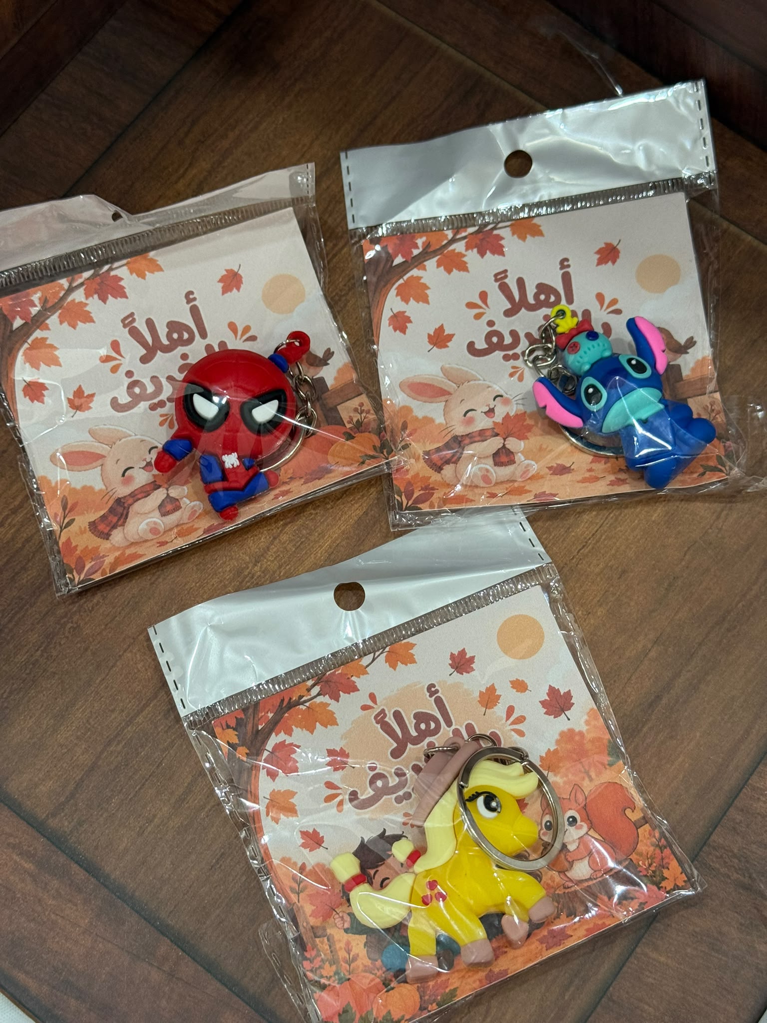 مداليات مع بطاقة للخريف مع تغليف