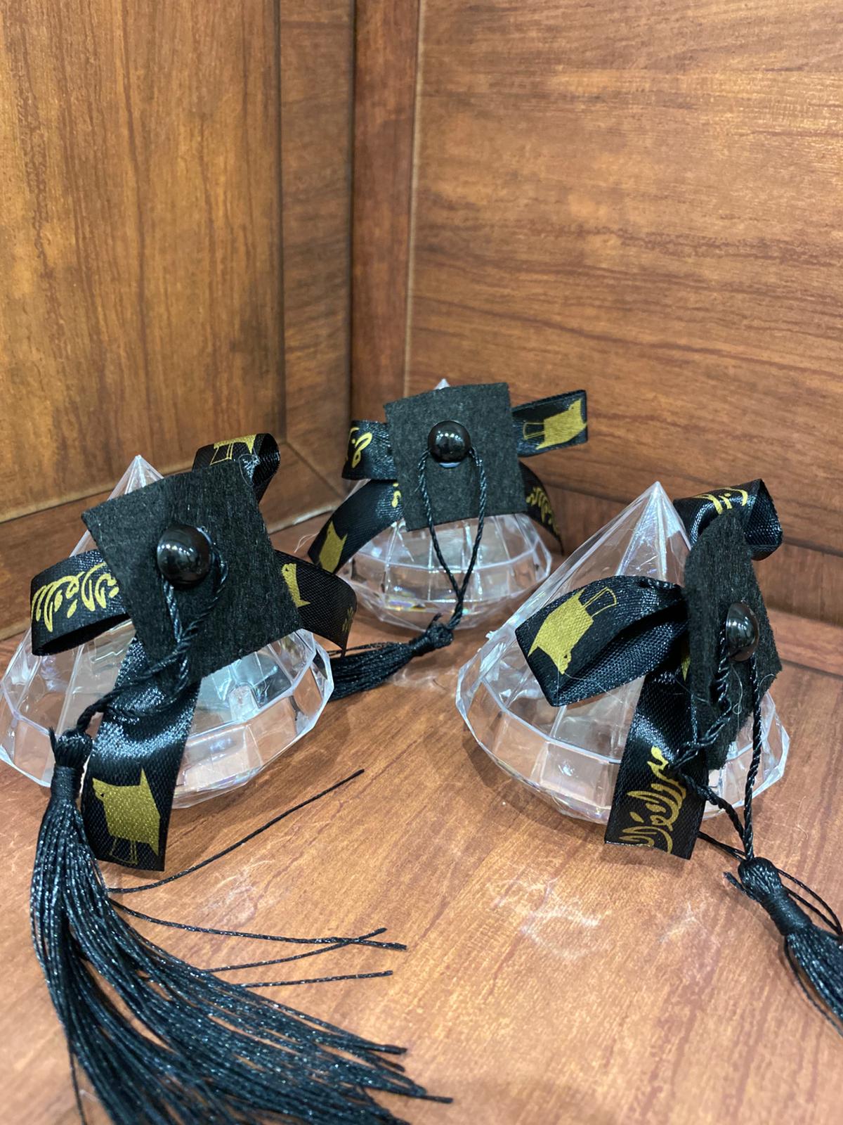 توزيعات بلاستك لتخرج (العدد 12)