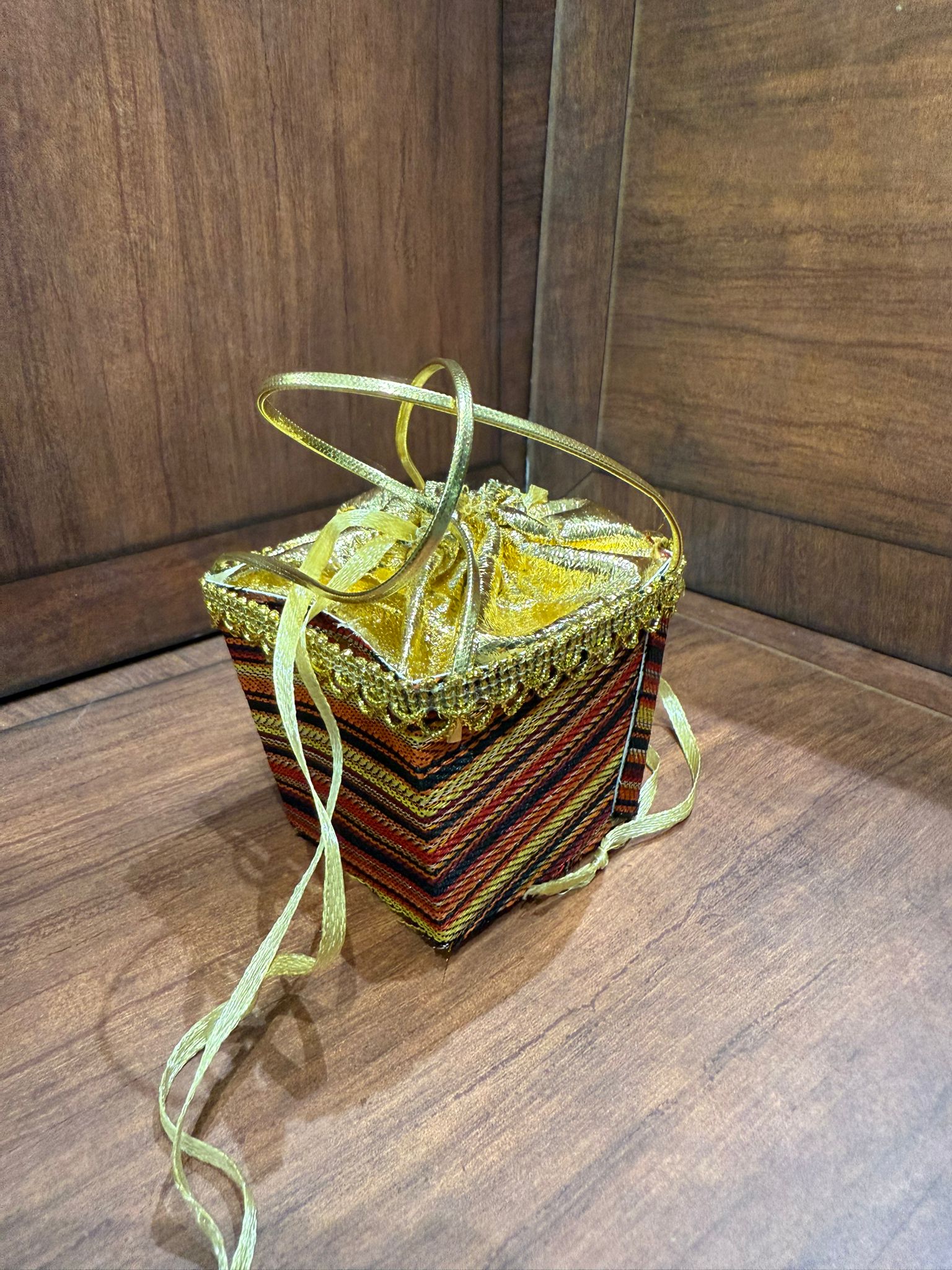 توزيعات للعرسان (كل 12 توزيعة )