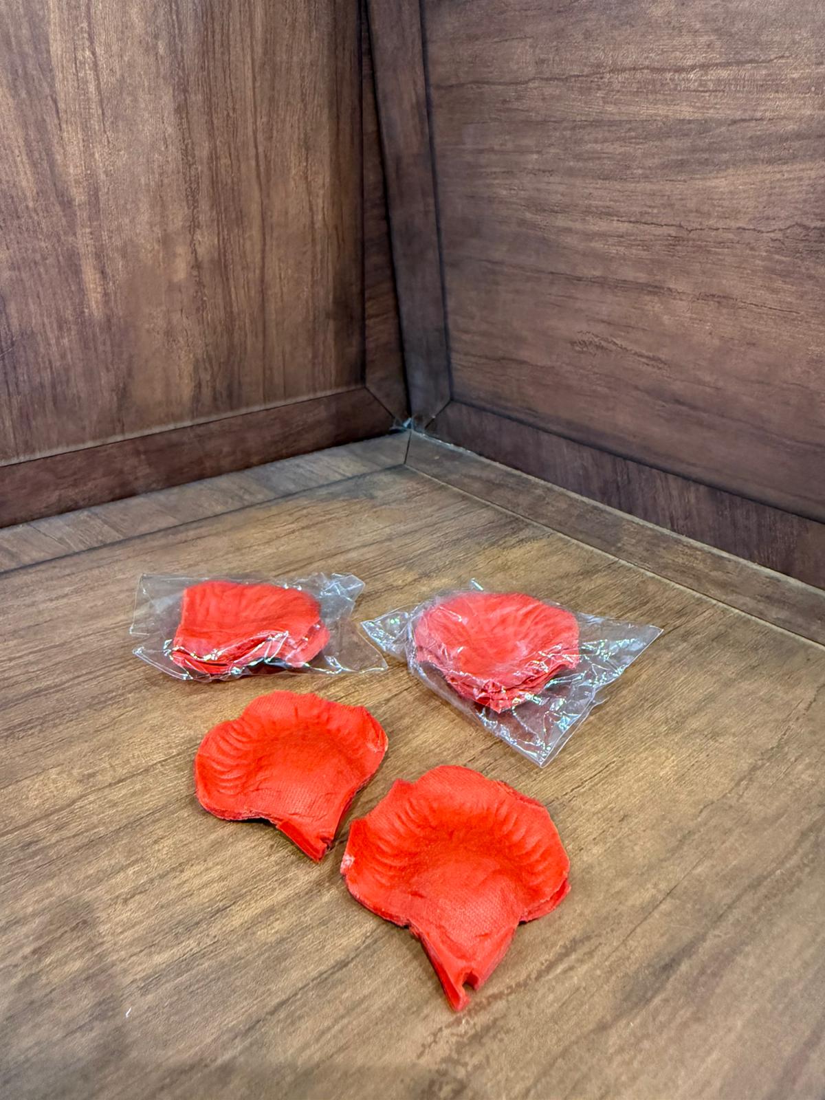 بتلات الورد (كل 100 بتلة ورد )