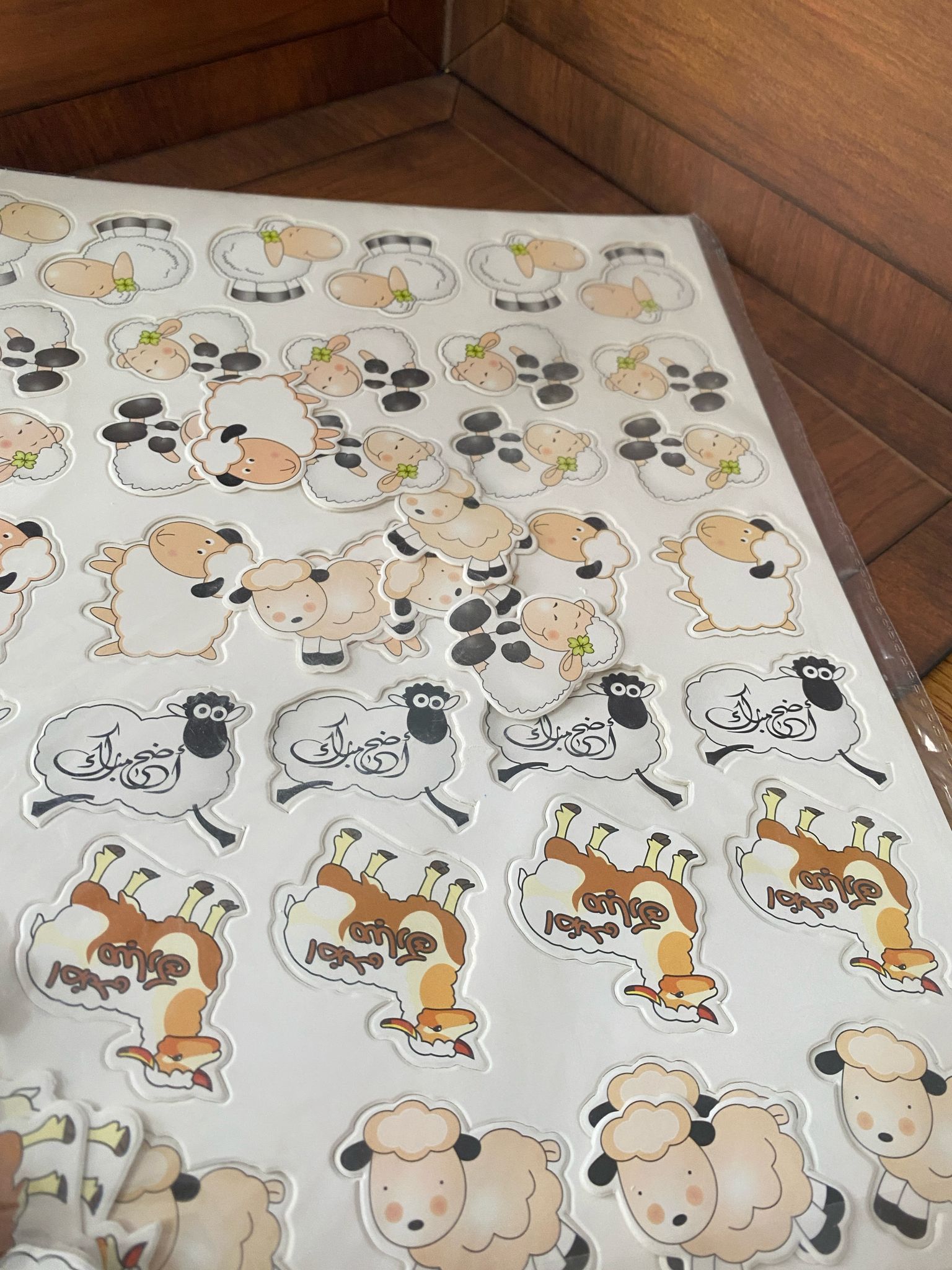 ستكرز كرتون مقوى أشكال منوعة (بدون لاصق)