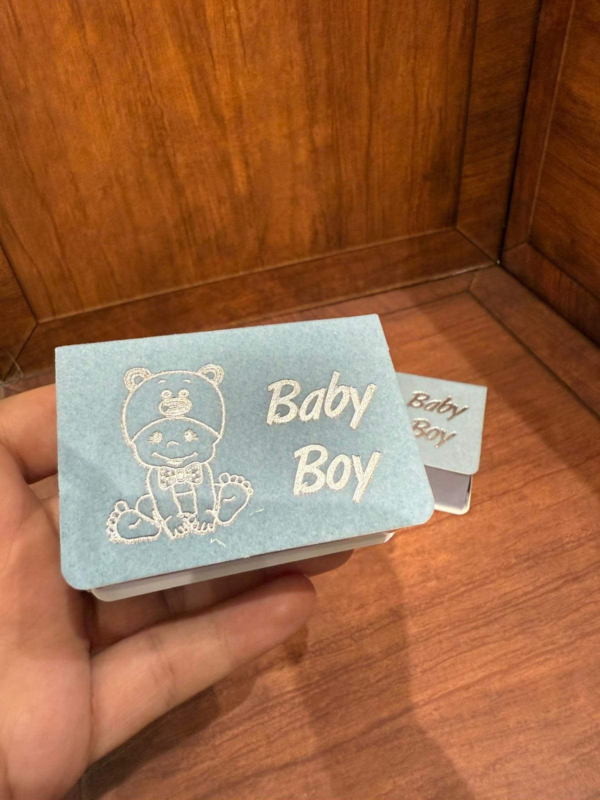 توزيعات بلاستك لبيبي ولد