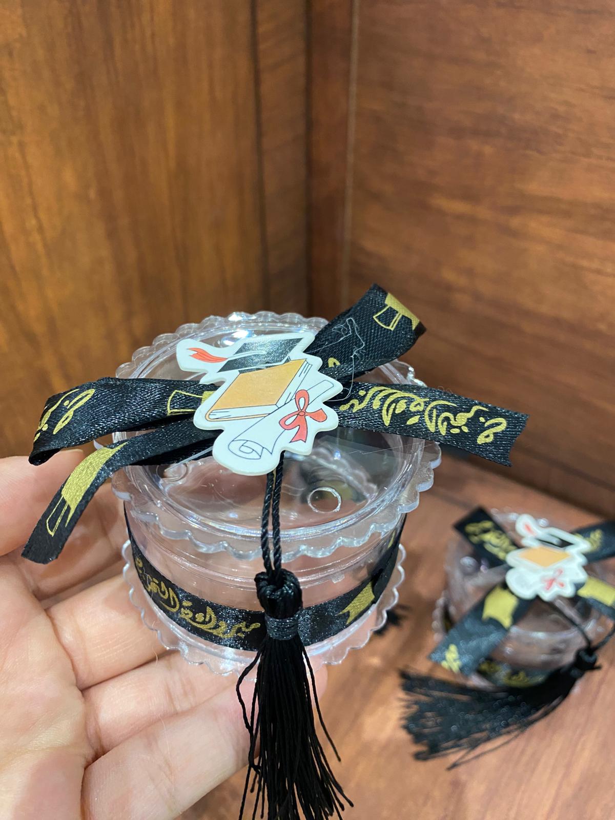 توزيعات بلاستك لتخرج (العدد 12)