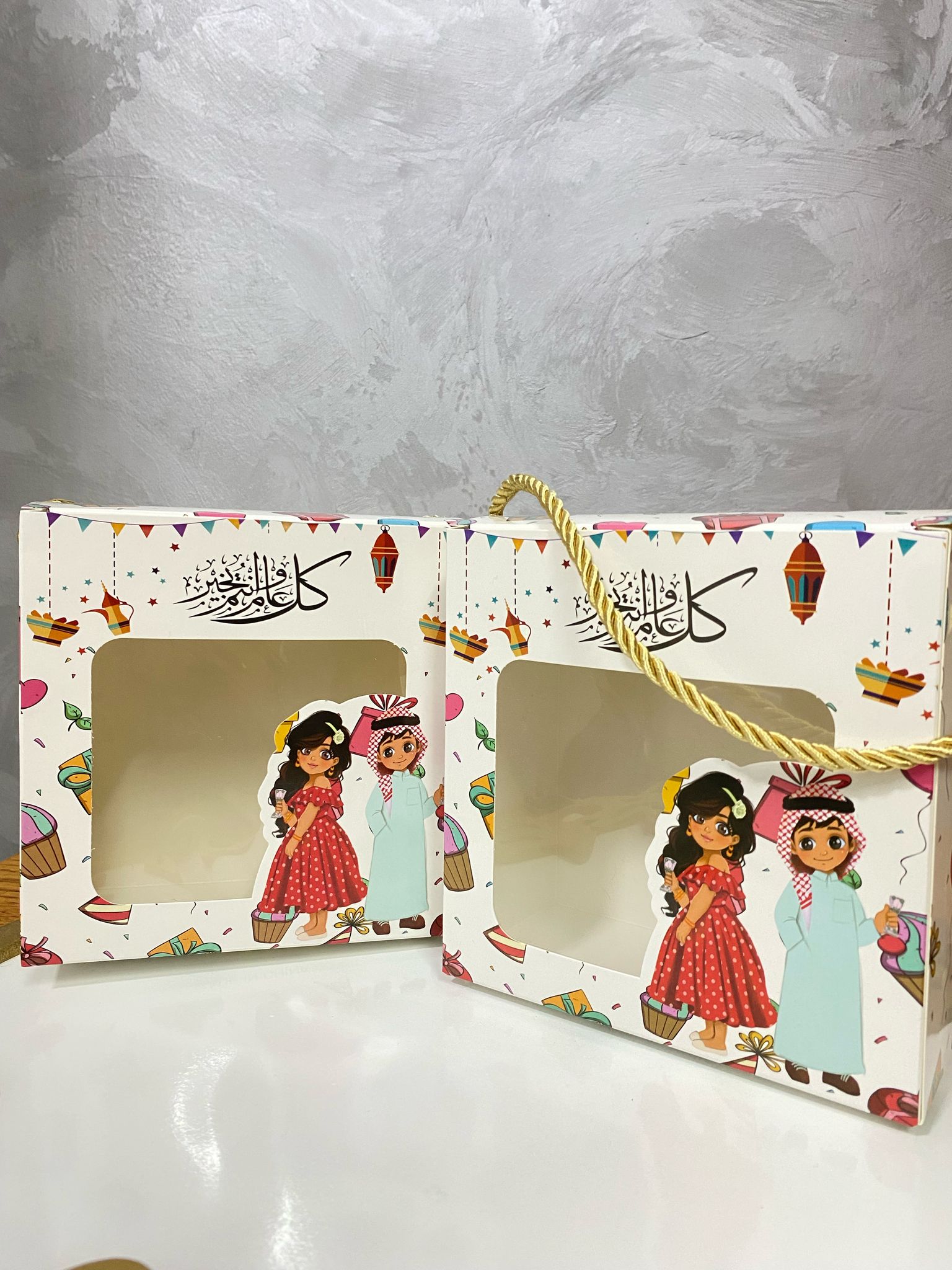 توزيعات كرتون حجم كبير