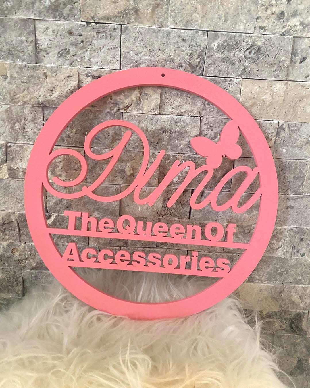 تعليقة خشب دائرية لون زهري