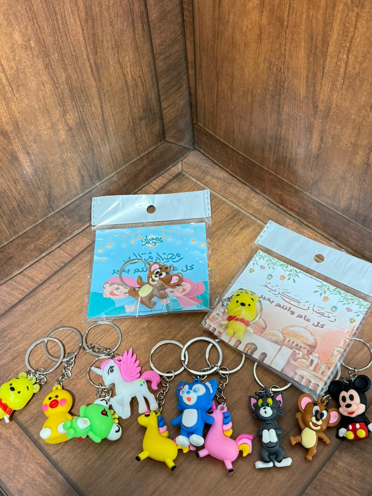 مداليات ديزني شخصيات مع بطاقات لرمضان