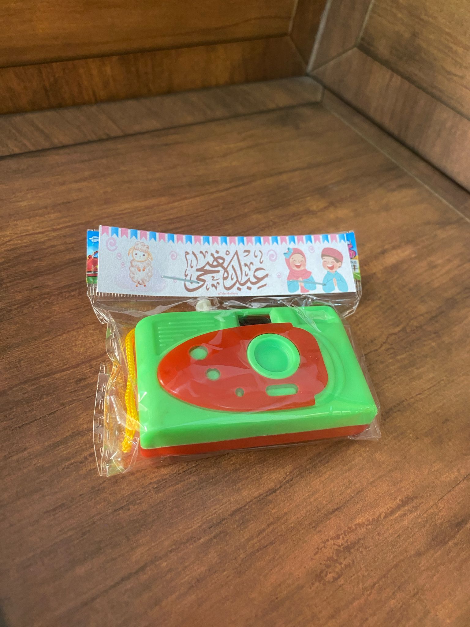 كاميرا مع تغليف لعيد الأضحى