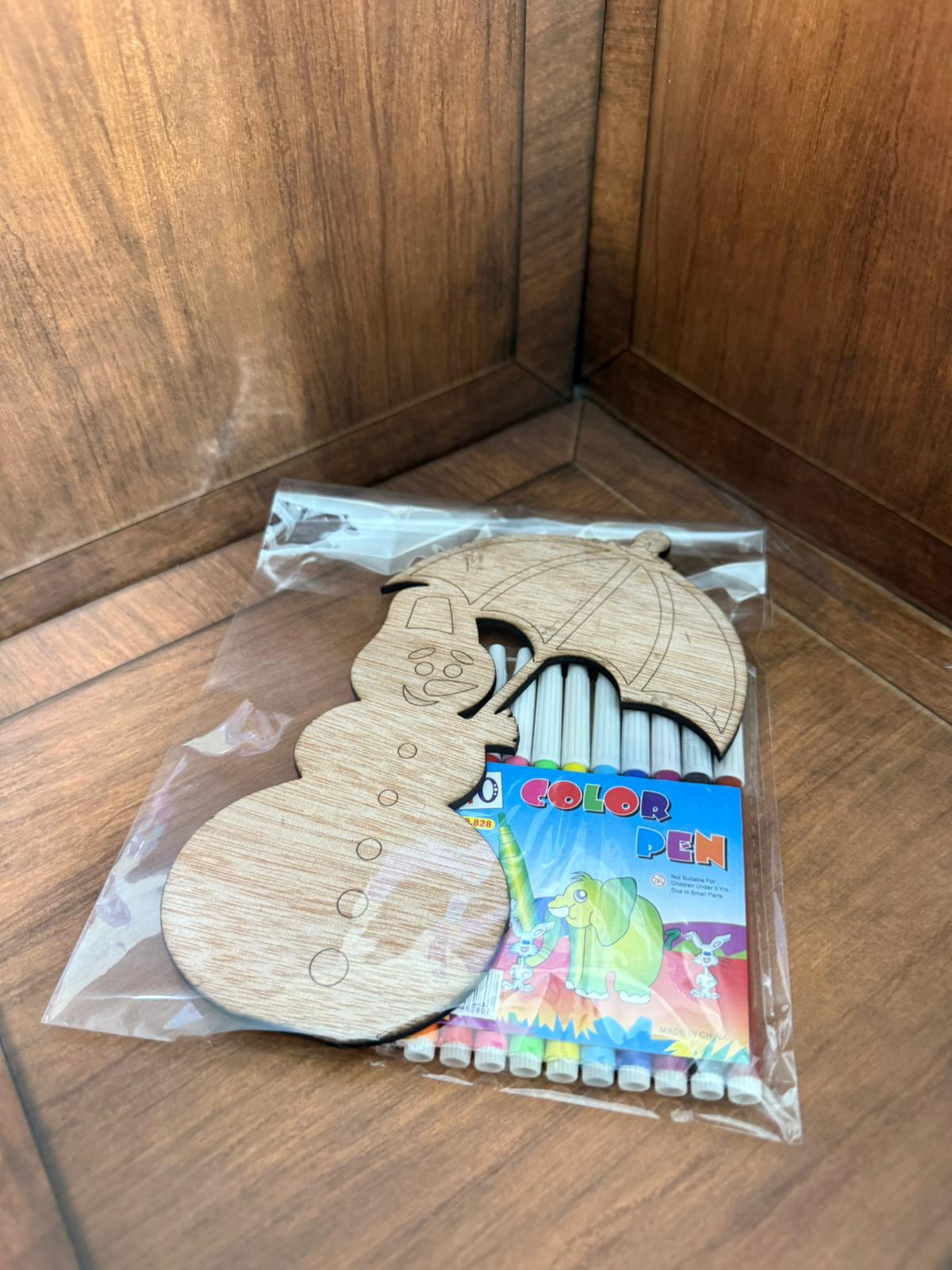 خشبة رجل الثلج لتلوين حجم كبير مغلفة مع الوان