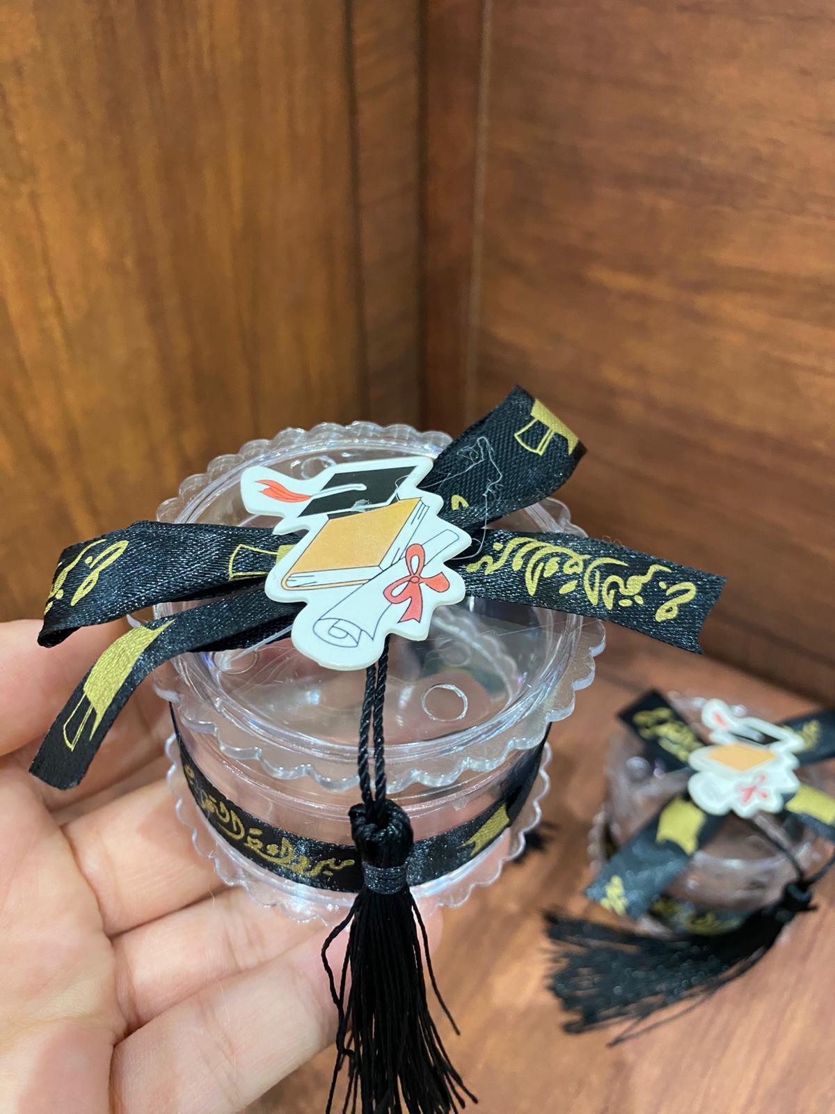 توزيعات بلاستك لتخرج (العدد 12)