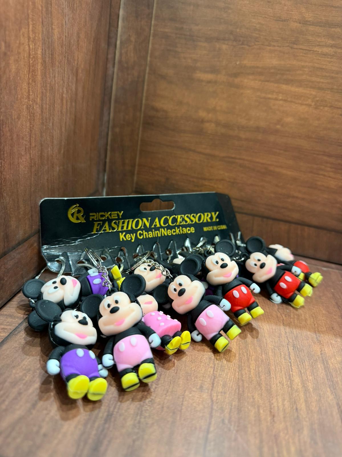 ( المدالية الوحدة )مداليات ميكي\ميني ماوس حجم كبير