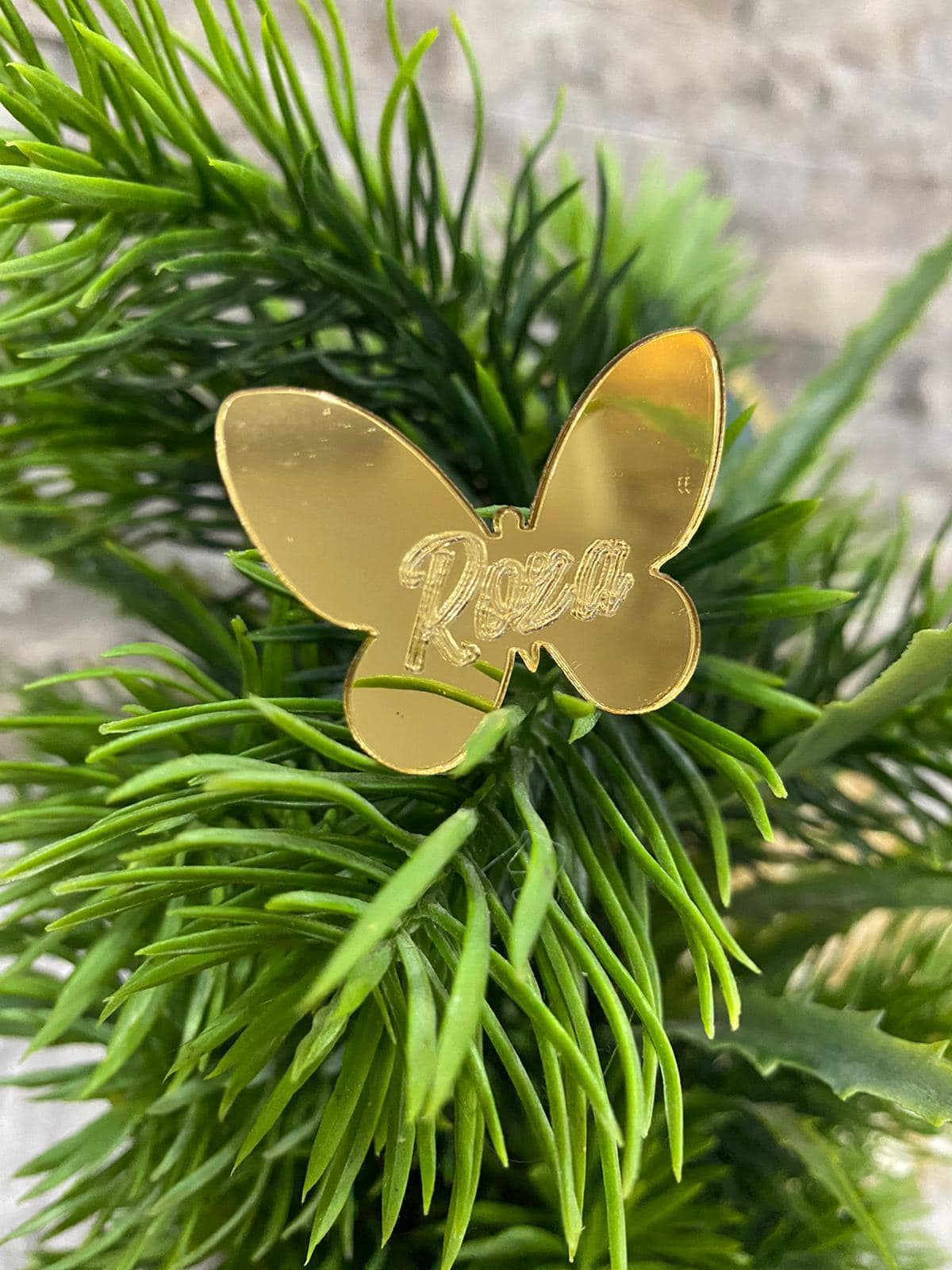 اكريلك شكل الفراشة