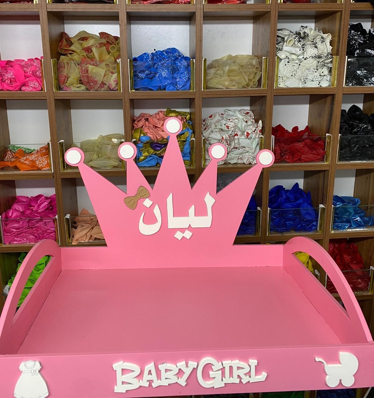 صينية خشب تفصيل بلون الزهري