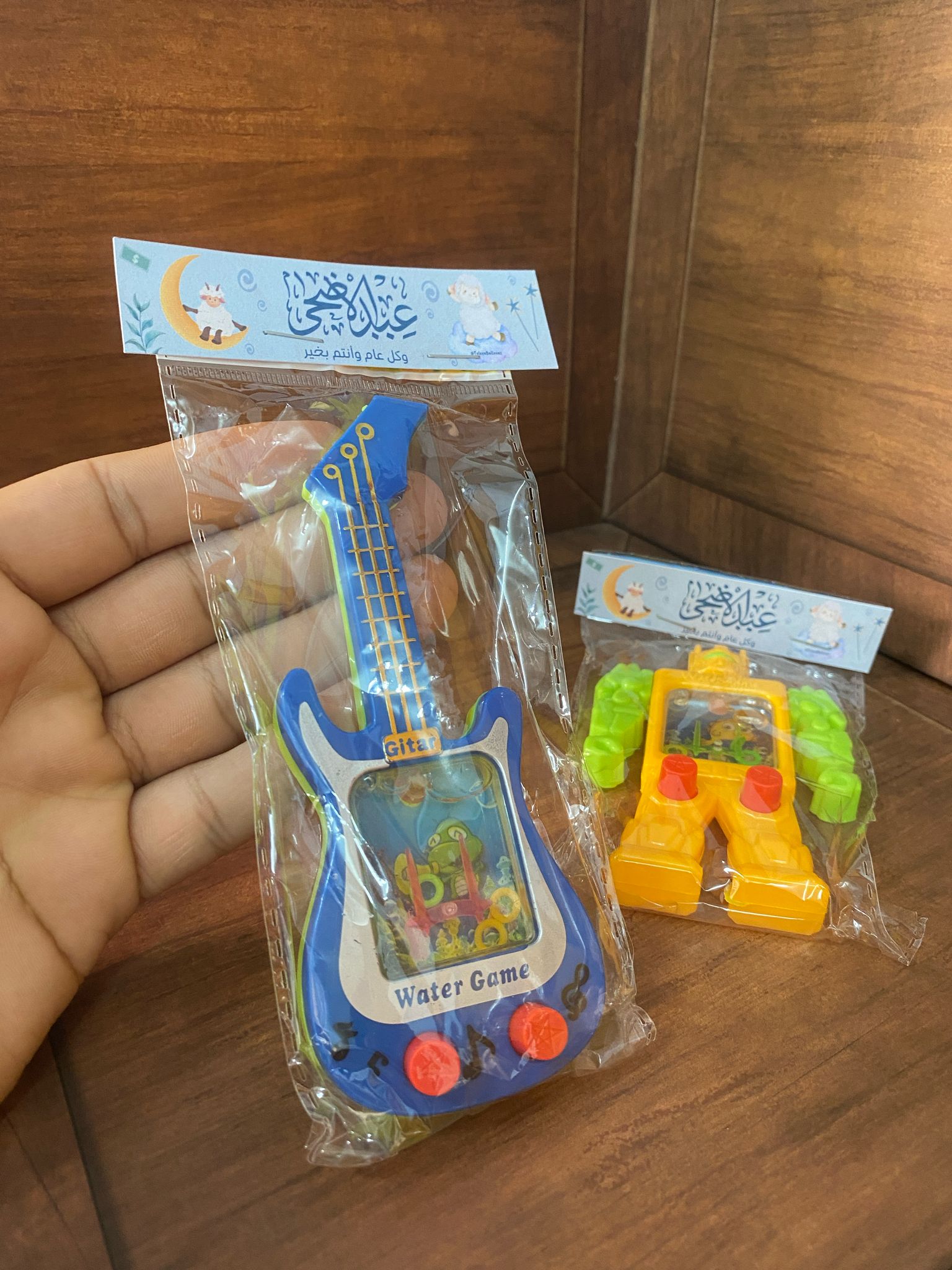 لعبة الجيتار مع تغليف للعيد