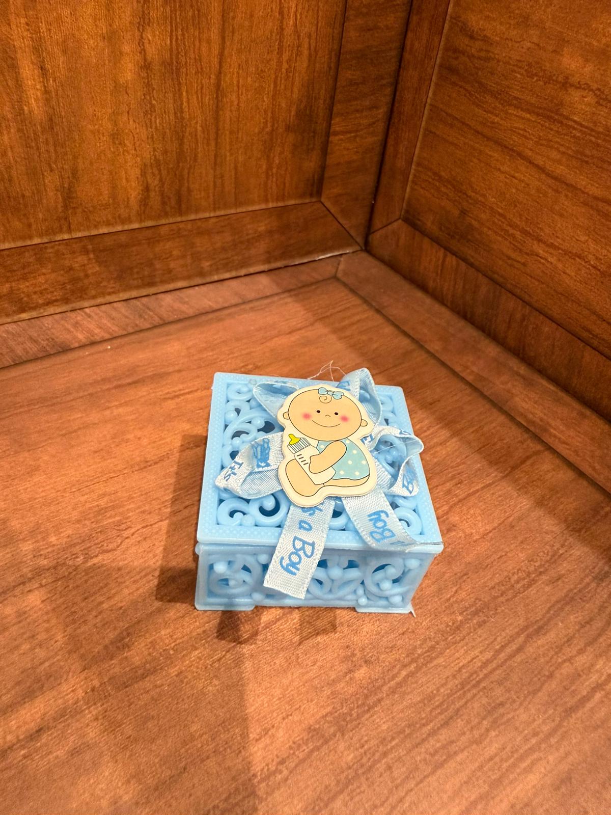 توزيعات بلاستك لبيبي ولد