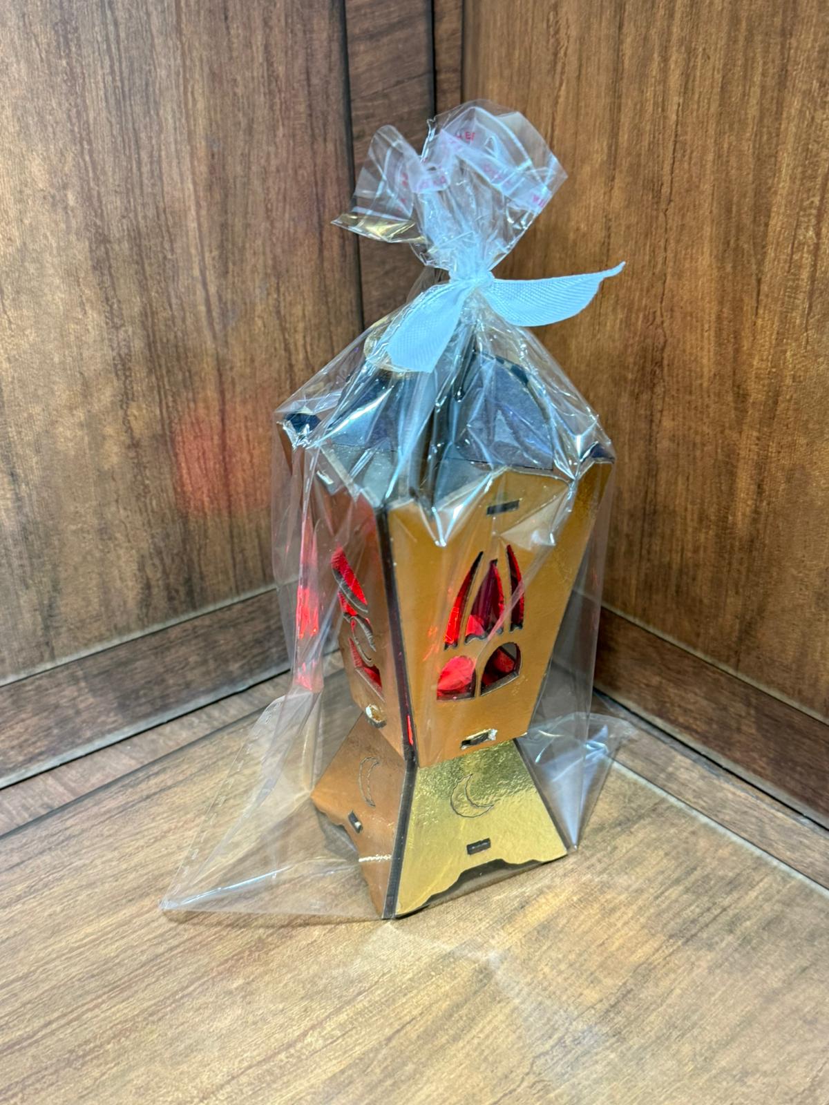 فانوس خشب مضيء حجم وسط مع تغليف